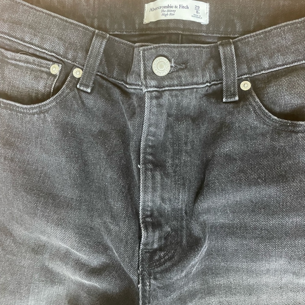 SOLD- NOT FOR SALE Abercrombie & Fitch Jeans Raw Hem Size 8 - Picture 2 of 5